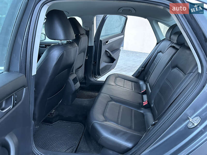 Седан Volkswagen Passat 2015 в Тернополі