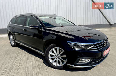 Універсал Volkswagen Passat 2019 в Чернівцях