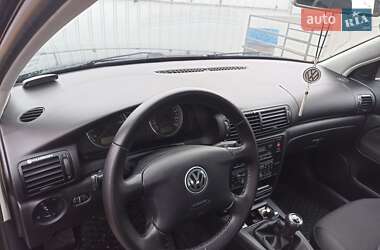 Седан Volkswagen Passat 2001 в Луцьку