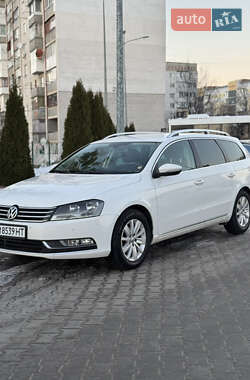 Універсал Volkswagen Passat 2011 в Житомирі