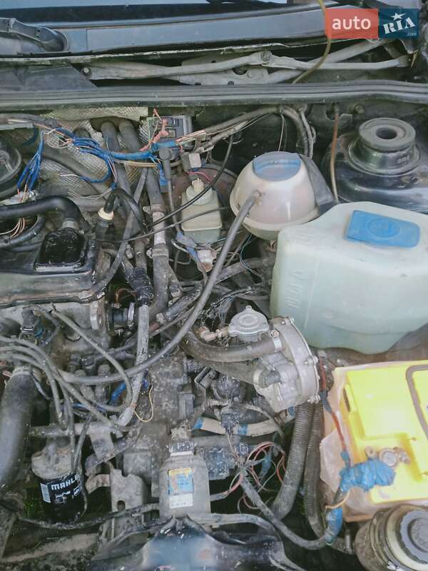 Седан Volkswagen Passat 1992 в Иваничах