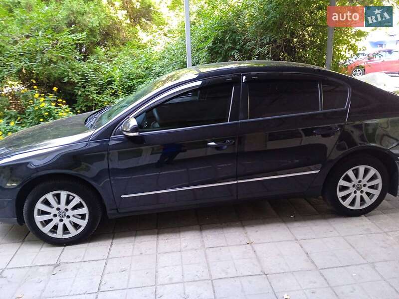 Седан Volkswagen Passat 2007 в Днепре
