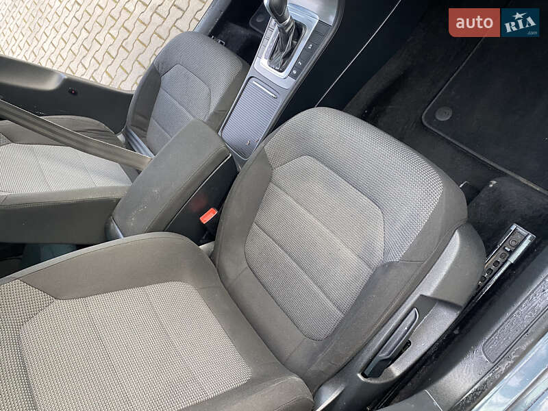 Універсал Volkswagen Passat 2014 в Івано-Франківську