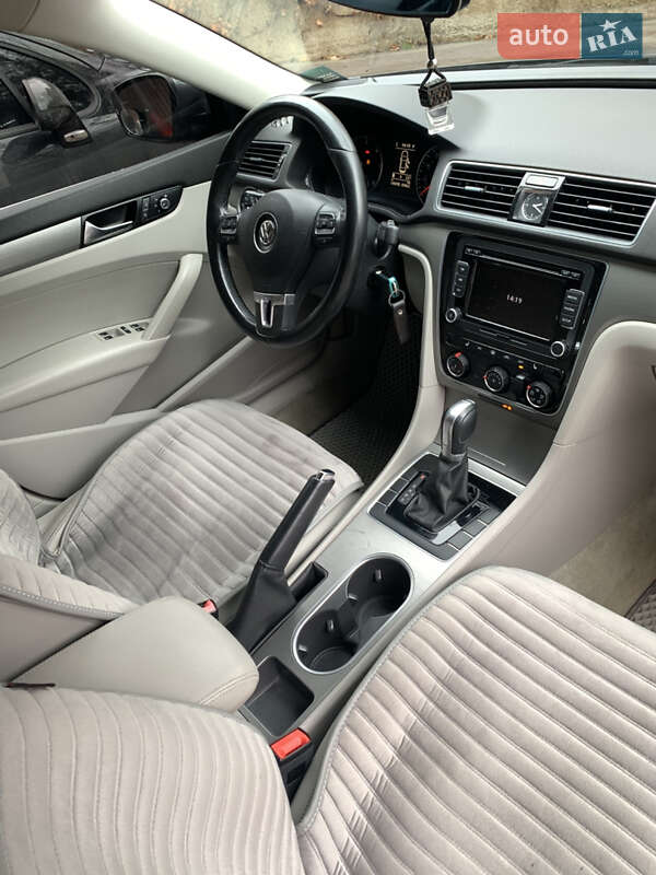 Седан Volkswagen Passat 2014 в Тернополі