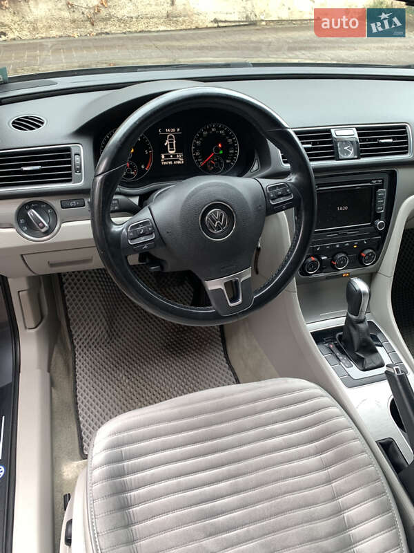 Седан Volkswagen Passat 2014 в Тернополі