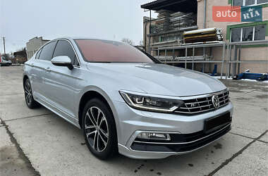 Седан Volkswagen Passat 2018 в Львові