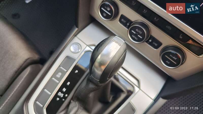 Універсал Volkswagen Passat 2018 в Чернівцях