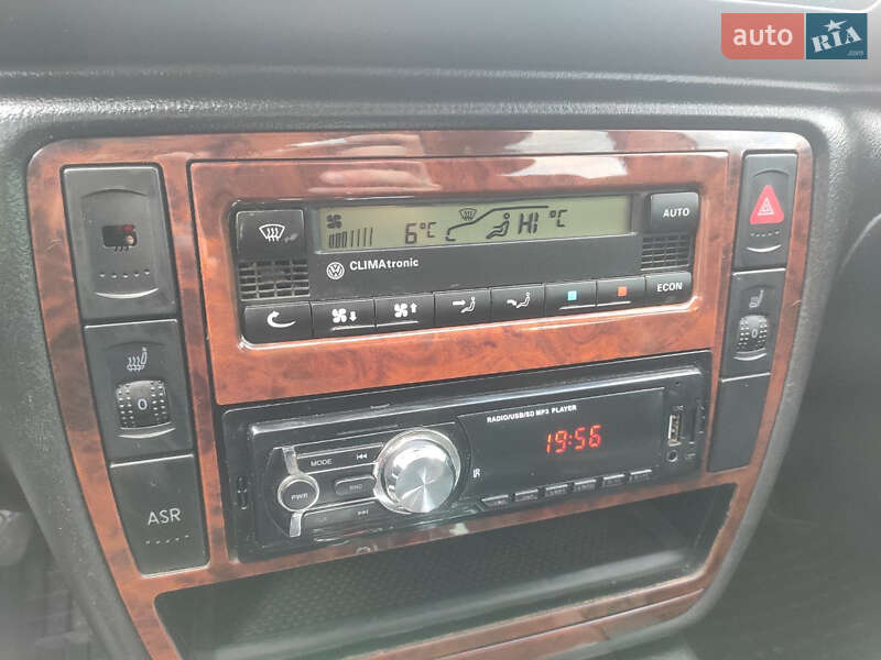 Седан Volkswagen Passat 2003 в Шептицькому