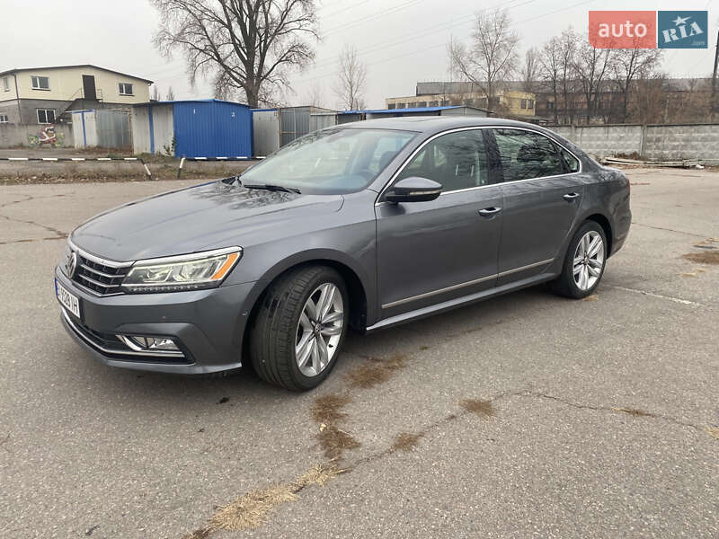 Седан Volkswagen Passat 2017 в 