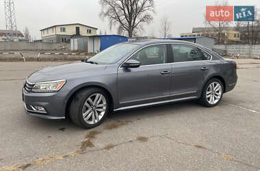 Седан Volkswagen Passat 2017 в 