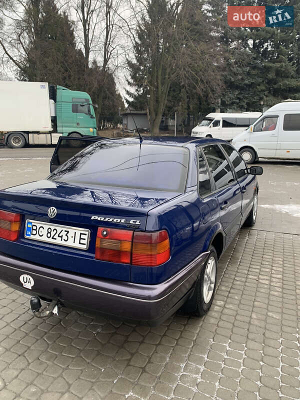 Седан Volkswagen Passat 1996 в Львові