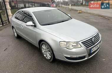 Седан Volkswagen Passat 2005 в Макарове