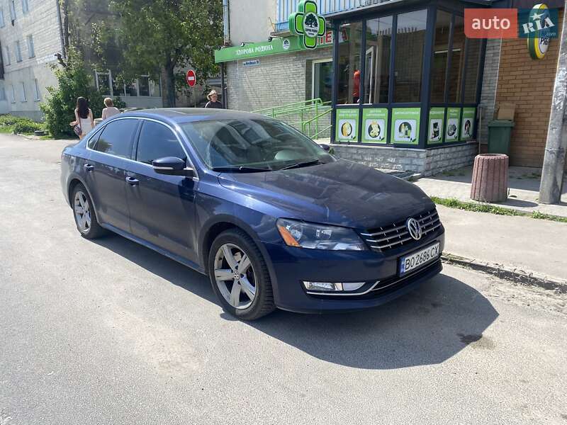 Седан Volkswagen Passat 2012 в Львові