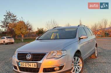 Універсал Volkswagen Passat 2010 в Ужгороді