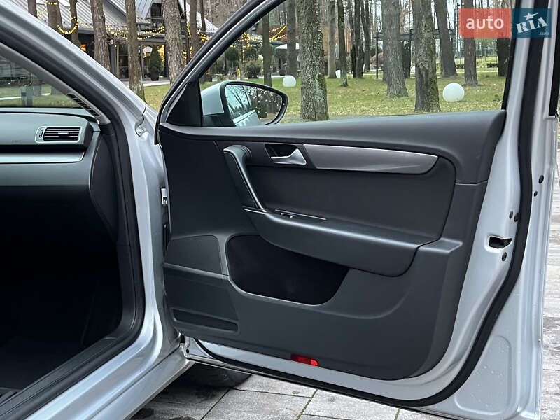 Седан Volkswagen Passat 2012 в Луцке фото 21 Седан Volkswagen Passat 2012 в Луцке