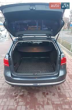 Універсал Volkswagen Passat 2012 в 