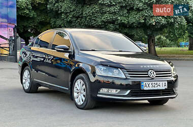 Седан Volkswagen Passat 2011 в Харкові