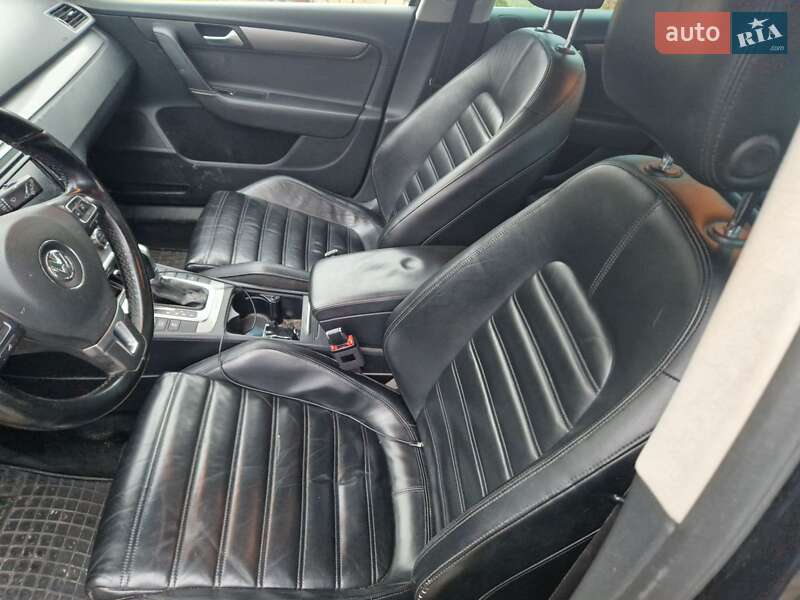 Универсал Volkswagen Passat 2012 в Старой Выжевке