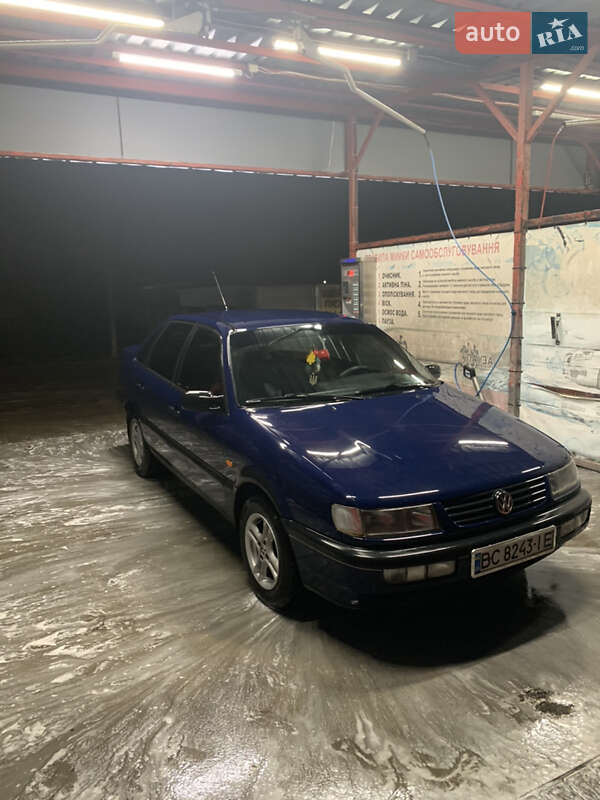Седан Volkswagen Passat 1996 в Львові