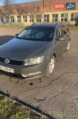 Універсал Volkswagen Passat 2011 в Червонограді