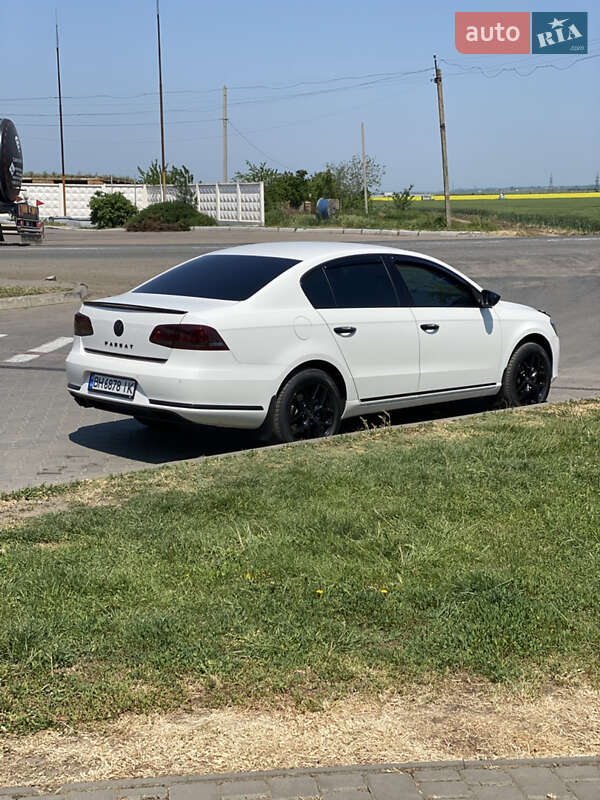 Седан Volkswagen Passat 2013 в Ізмаїлі