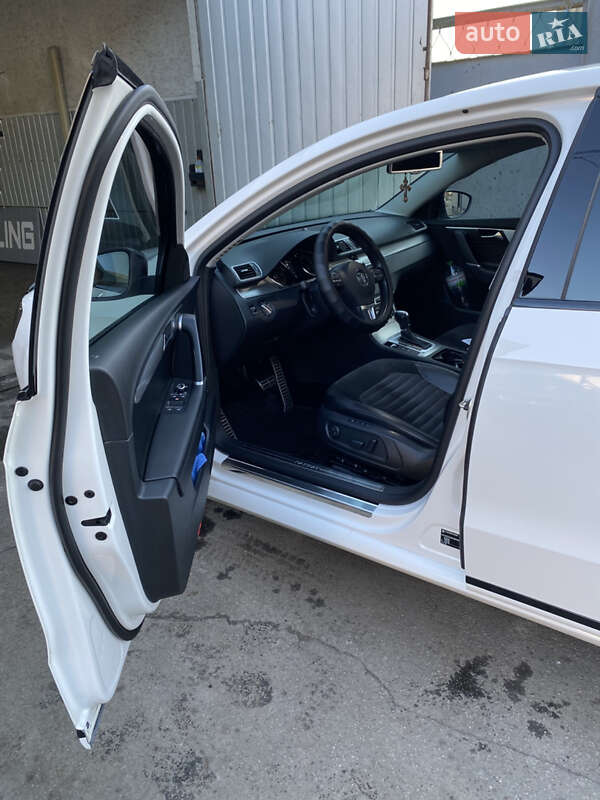Седан Volkswagen Passat 2013 в Ізмаїлі