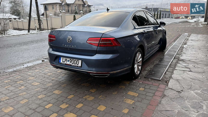 Седан Volkswagen Passat 2015 в Сваляве