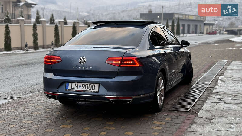 Седан Volkswagen Passat 2015 в Сваляве