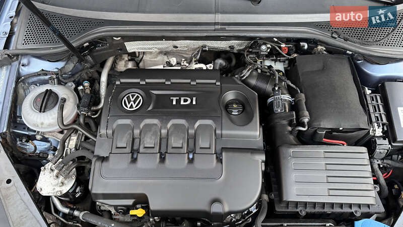 Седан Volkswagen Passat 2015 в Сваляве