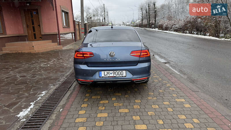 Седан Volkswagen Passat 2015 в Сваляве