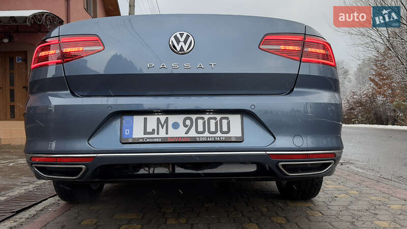 Седан Volkswagen Passat 2015 в Сваляве