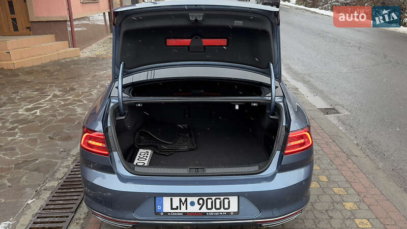 Седан Volkswagen Passat 2015 в Сваляве