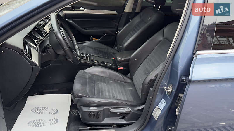 Седан Volkswagen Passat 2015 в Сваляве