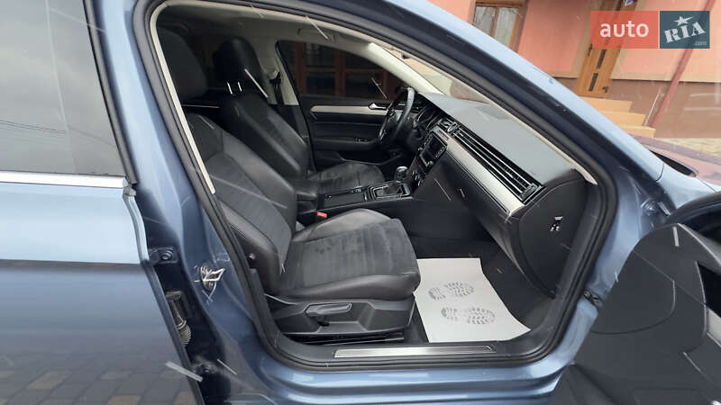 Седан Volkswagen Passat 2015 в Сваляве