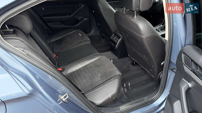 Седан Volkswagen Passat 2015 в Сваляве