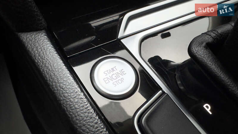 Седан Volkswagen Passat 2015 в Сваляве