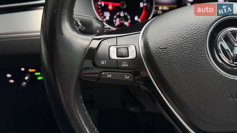 Седан Volkswagen Passat 2015 в Сваляве