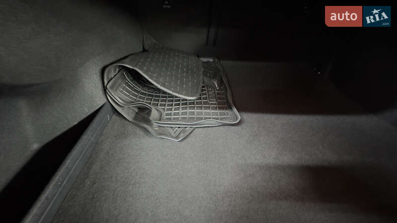 Седан Volkswagen Passat 2015 в Сваляве