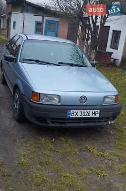 Седан Volkswagen Passat 1990 в Славуте