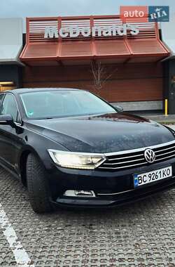 Седан Volkswagen Passat 2015 в Львові