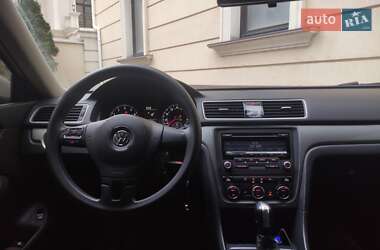 Седан Volkswagen Passat 2012 в 