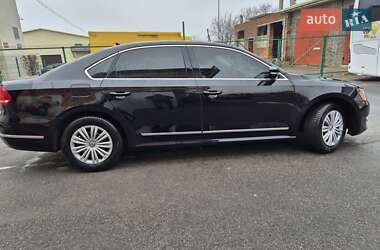 Седан Volkswagen Passat 2015 в Умані