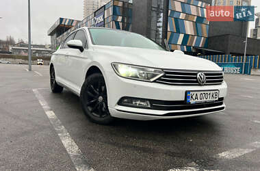 Седан Volkswagen Passat 2015 в 