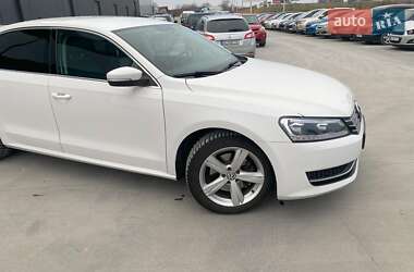 Седан Volkswagen Passat 2014 в Львові