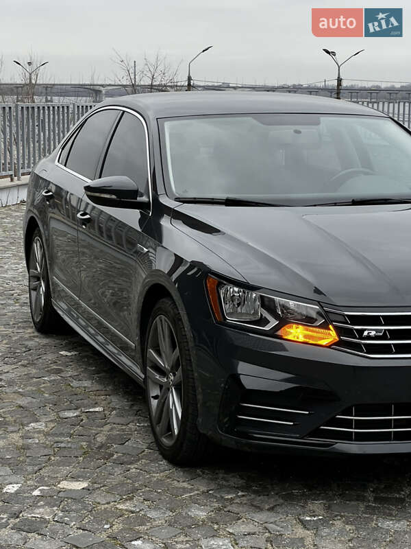 Седан Volkswagen Passat 2016 в Дніпрі