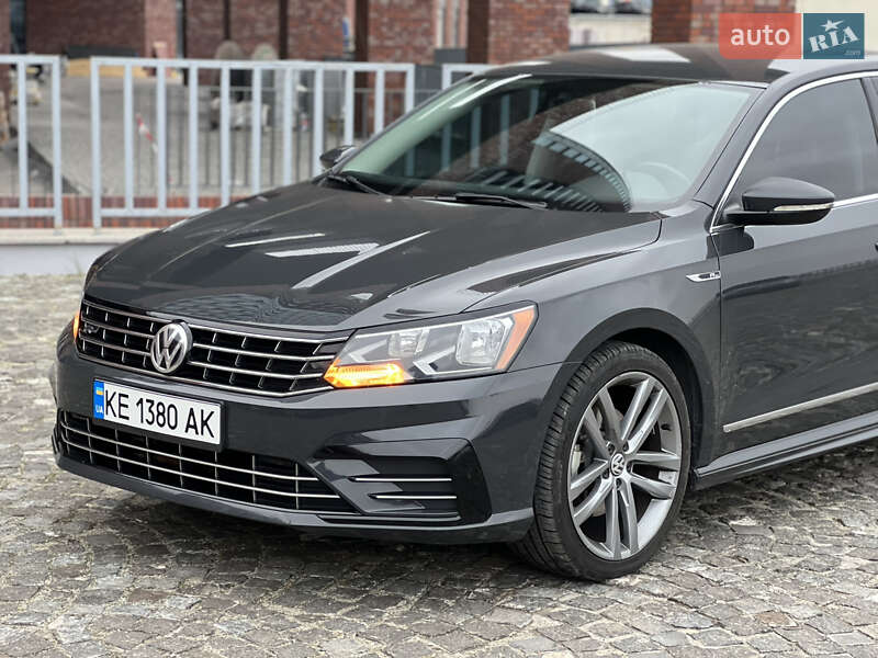 Седан Volkswagen Passat 2016 в Дніпрі