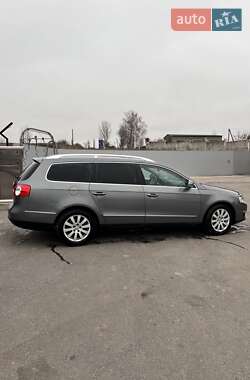 Універсал Volkswagen Passat 2007 в Житомирі