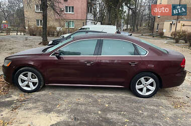 Седан Volkswagen Passat 2012 в Києві