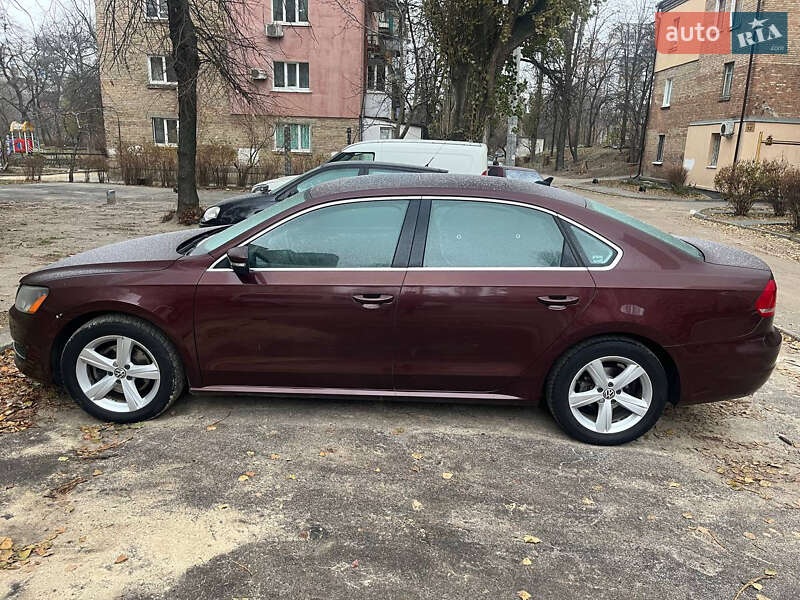 Седан Volkswagen Passat 2012 в Києві