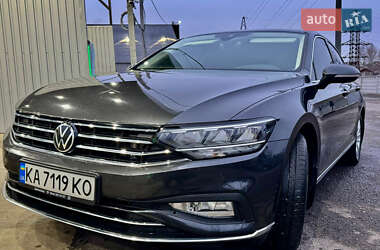 Седан Volkswagen Passat 2021 в Києві